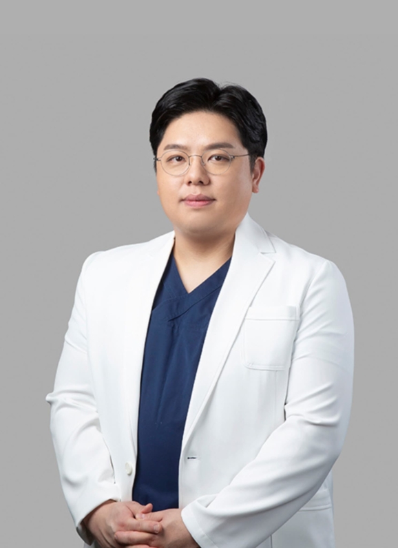 변상균 원장님 dentist