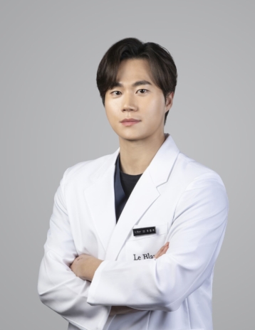 Dr.Jinmook jung le blanc dental clinic